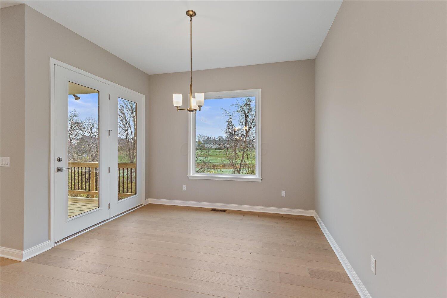 2504 Bent Grass Drive Property Photo 10