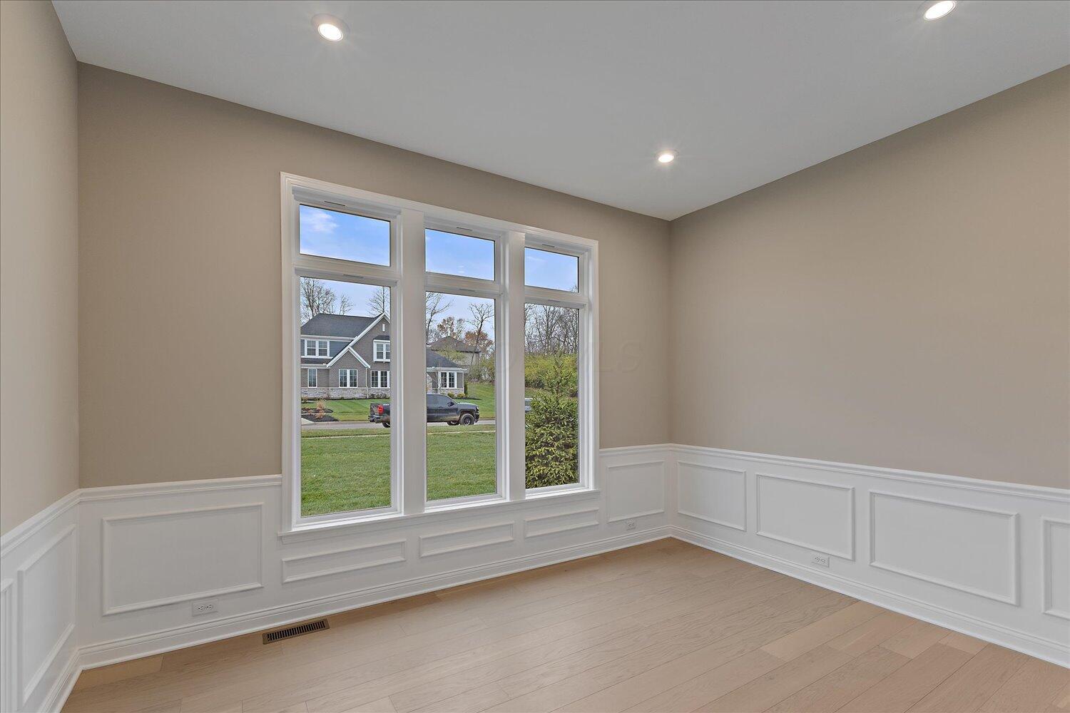 2504 Bent Grass Drive Property Photo 16