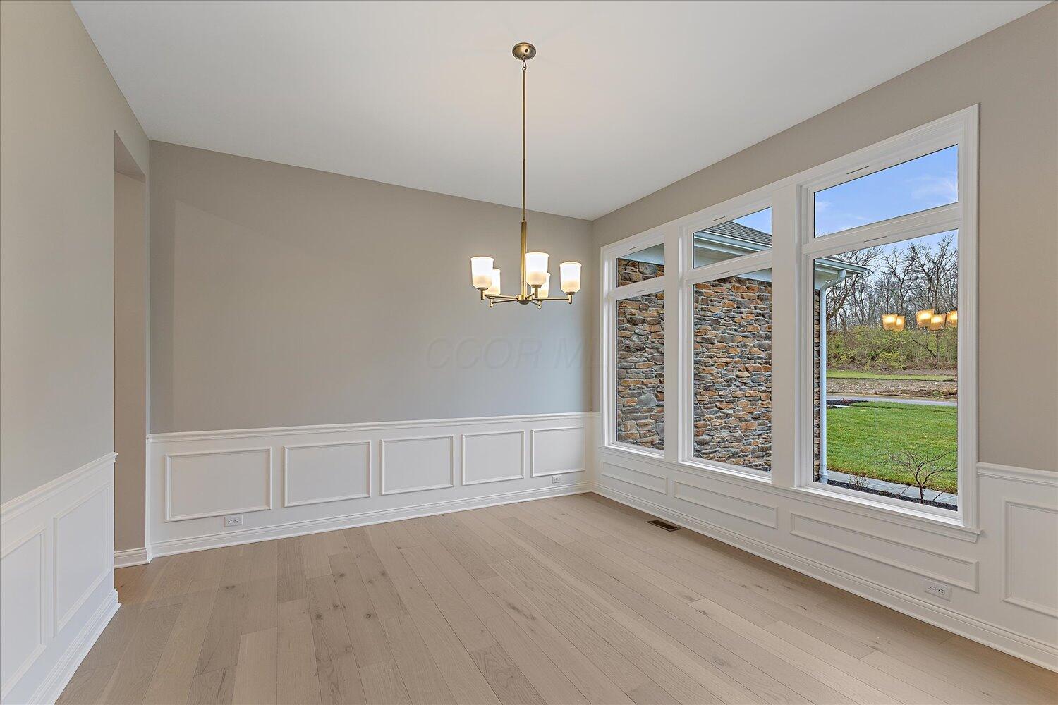 2504 Bent Grass Drive Property Photo 18