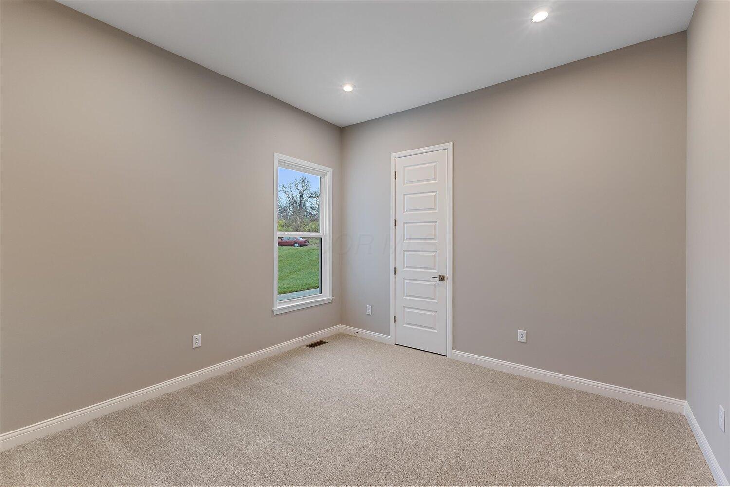 2504 Bent Grass Drive Property Photo 26