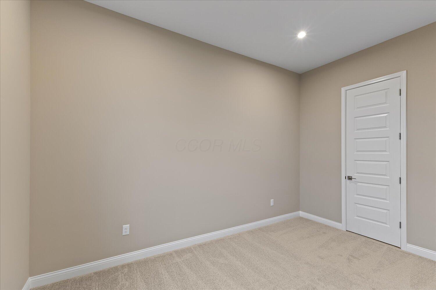 2504 Bent Grass Drive Property Photo 27