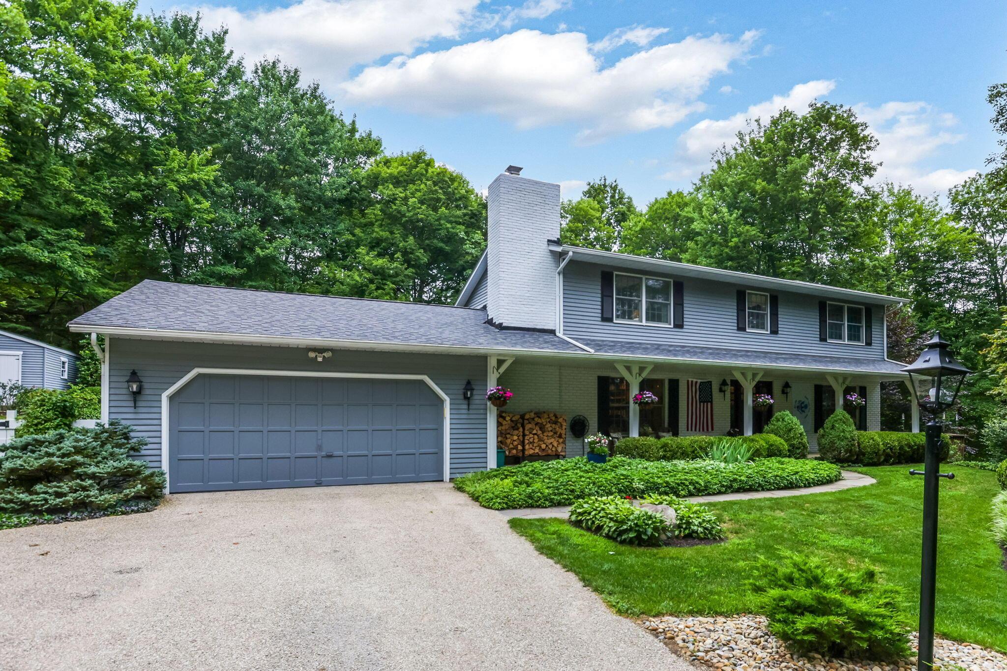 2211 Welsh Hills Road Ne Property Photo 1