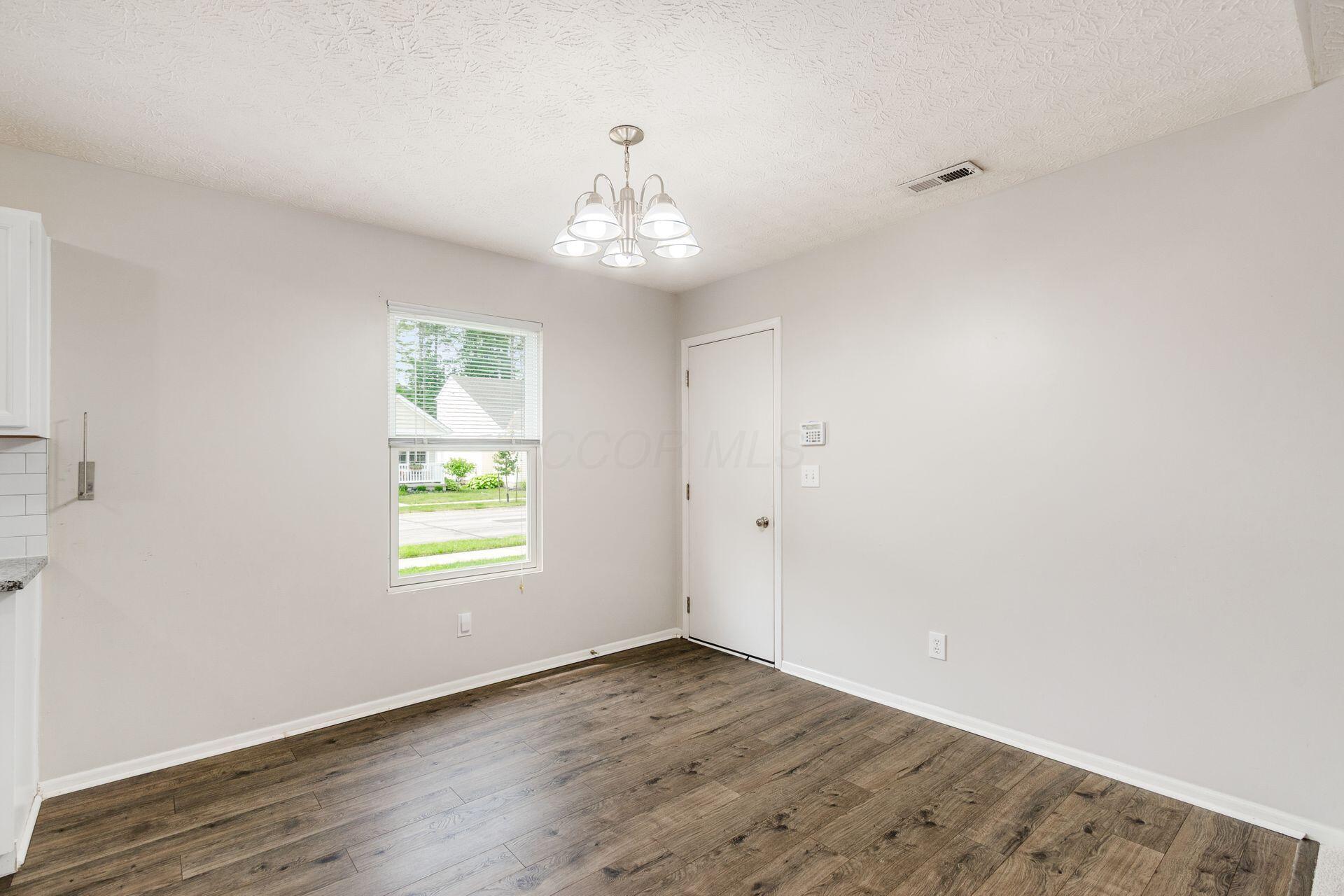 5595 Marshfield Drive Property Photo 15