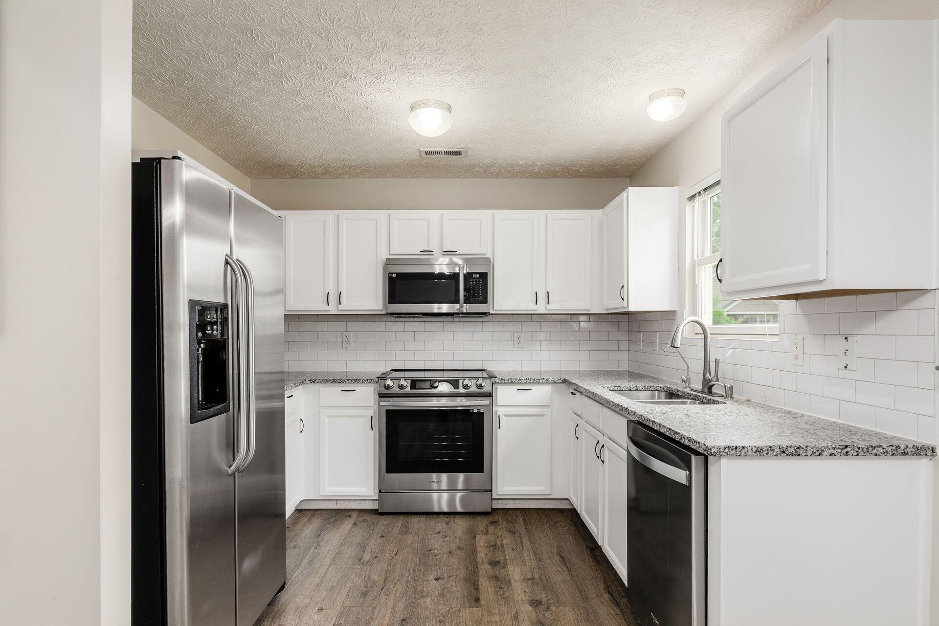 5595 Marshfield Drive Property Photo 17