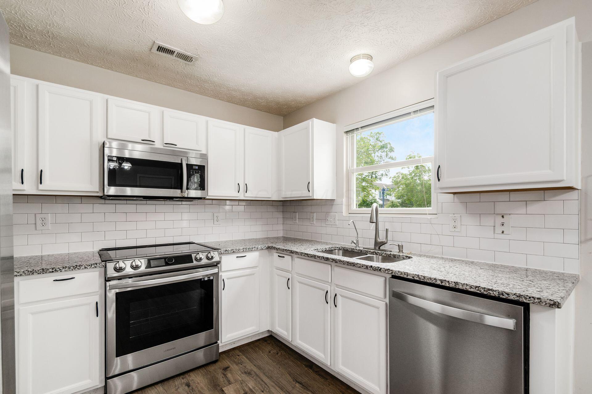 5595 Marshfield Drive Property Photo 19