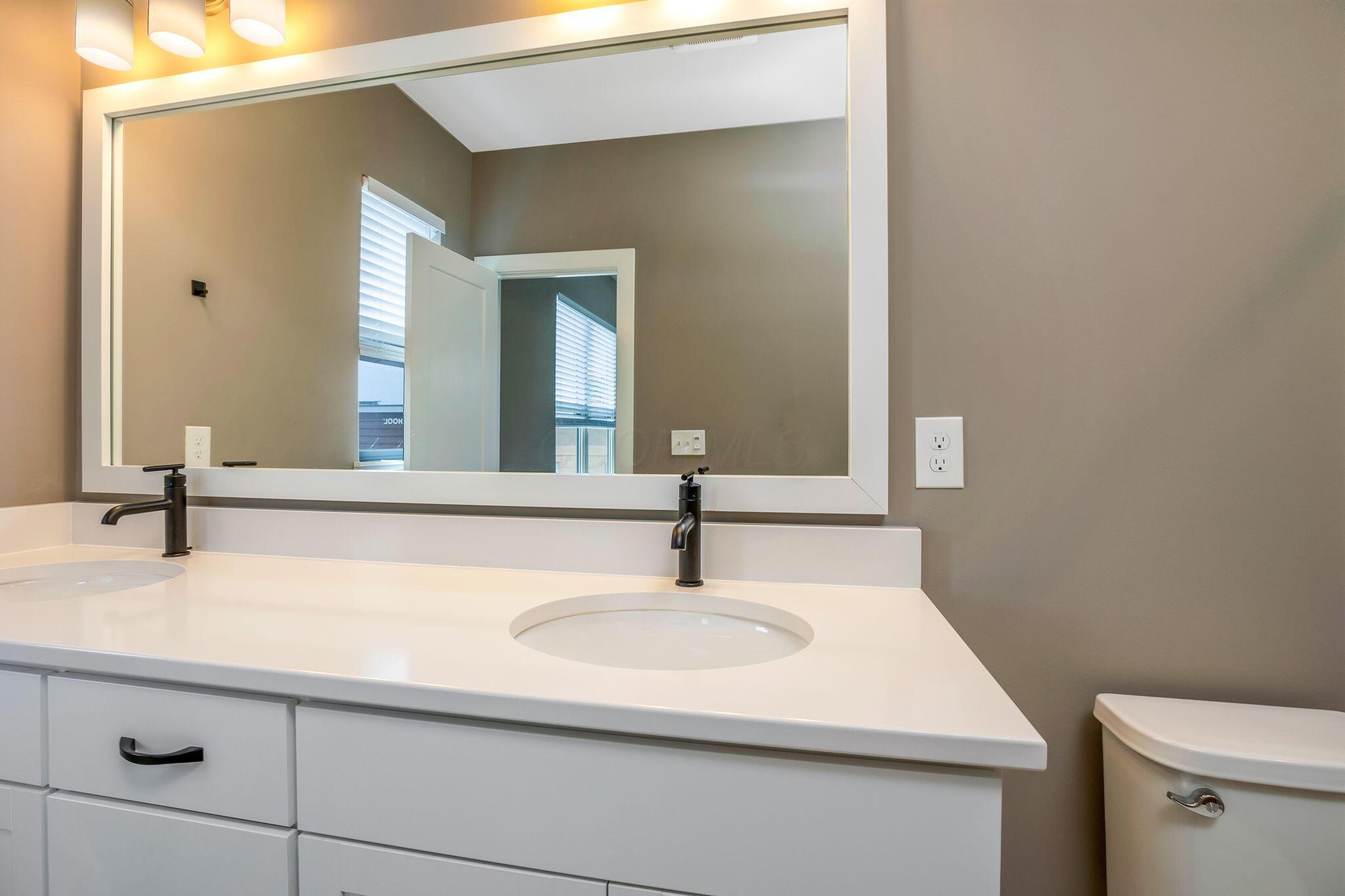 1168 Edgehill Road Property Photo 38