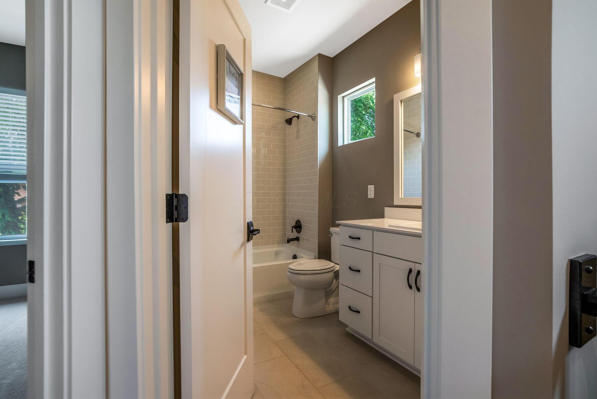 1168 Edgehill Road Property Photo 47