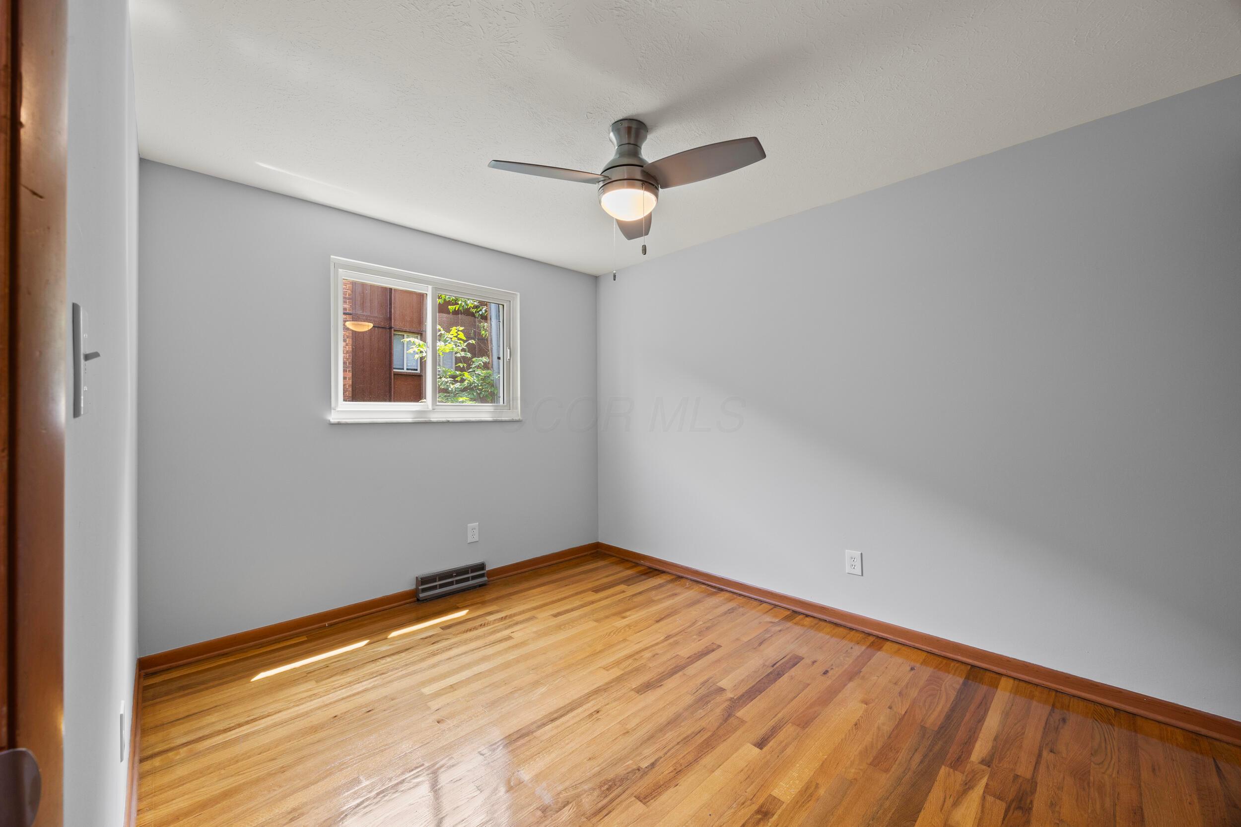1033 Folkestone Road Property Photo 15