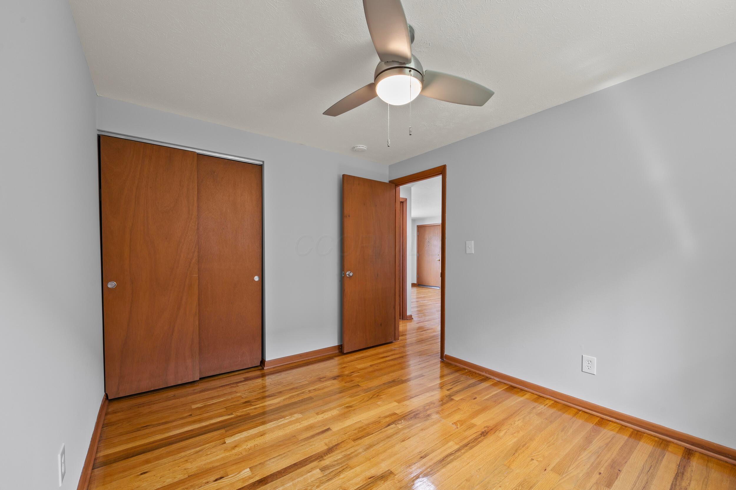 1033 Folkestone Road Property Photo 16