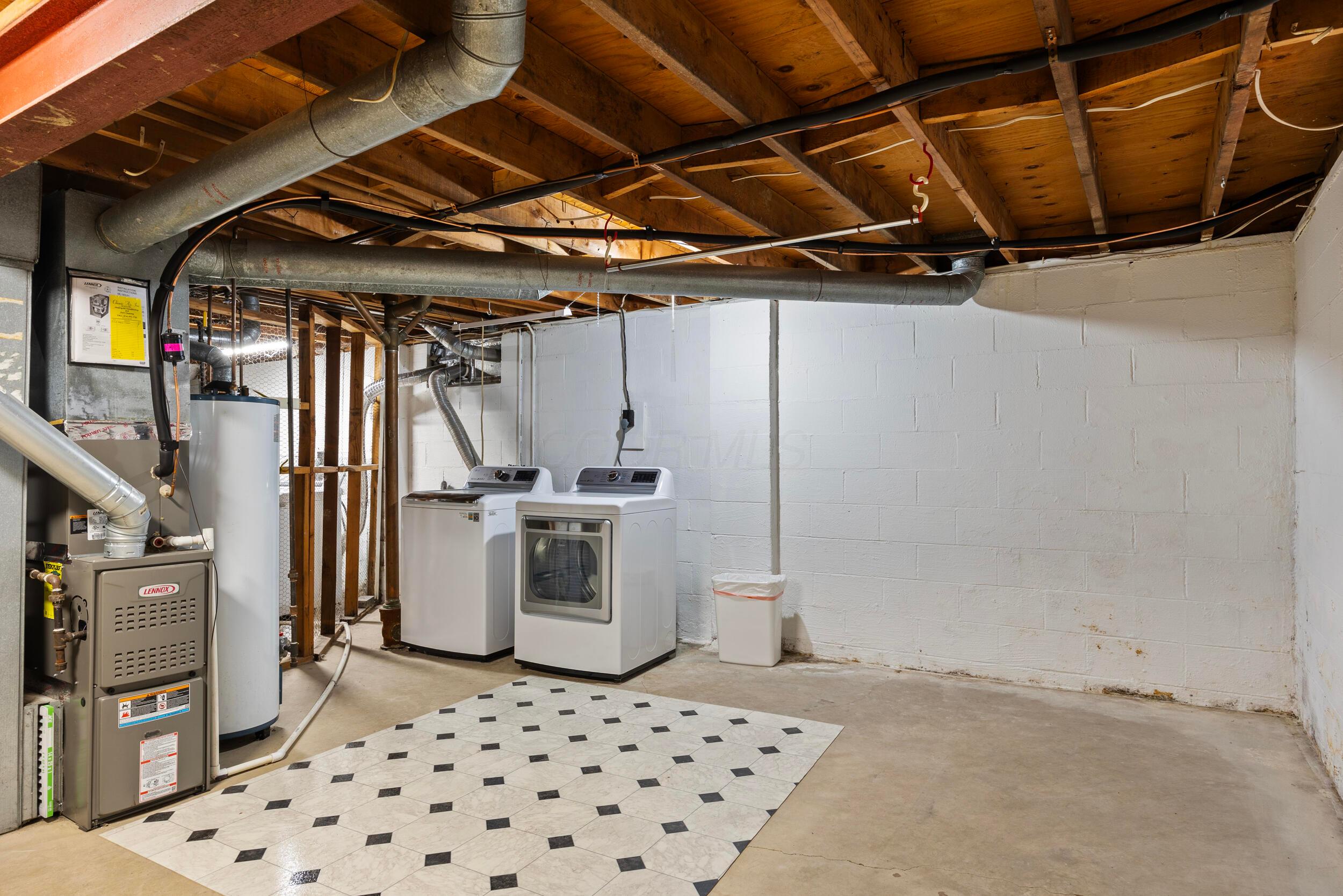 1033 Folkestone Road Property Photo 17