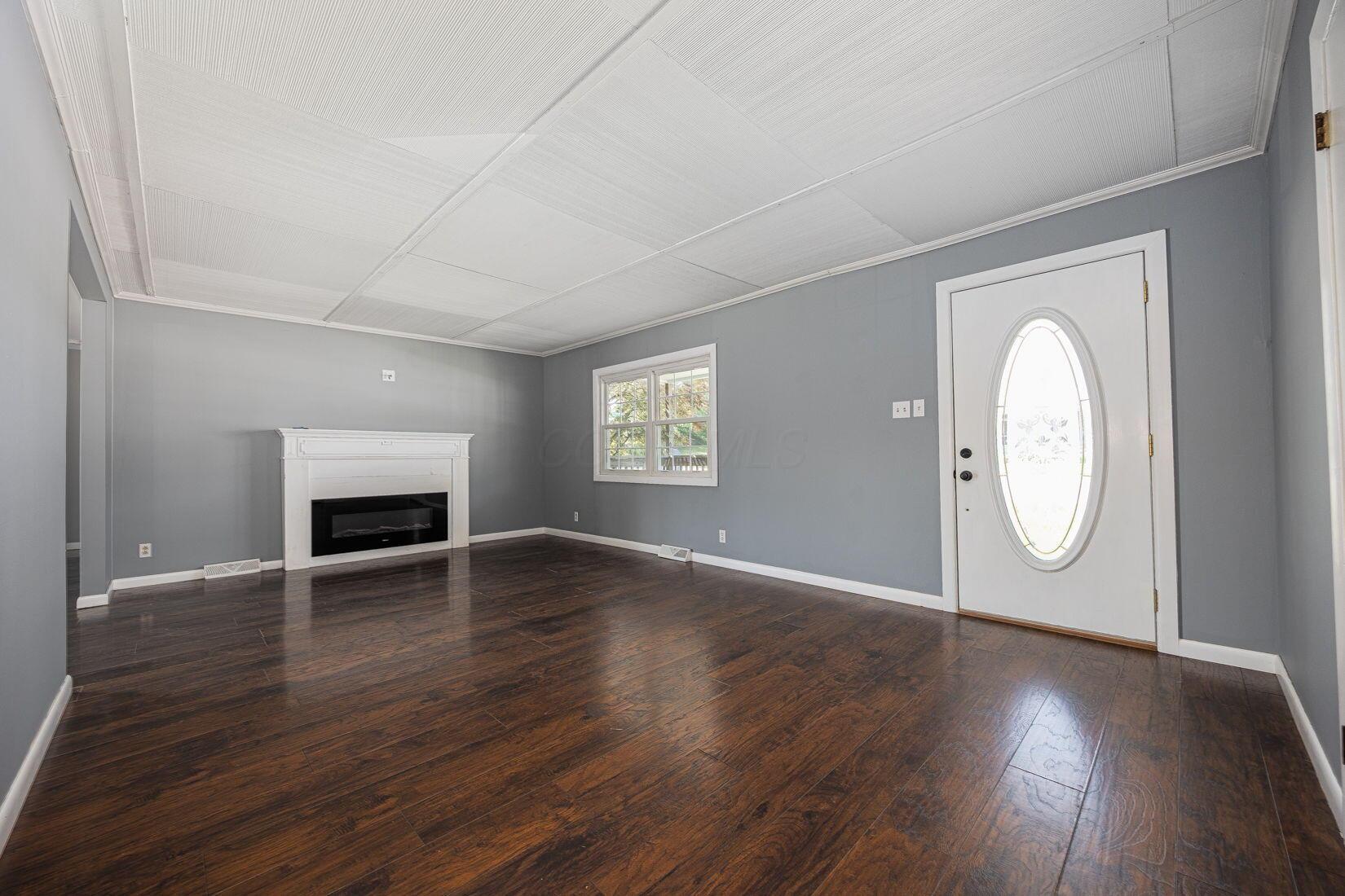 15588 Main Street Se Property Photo 9