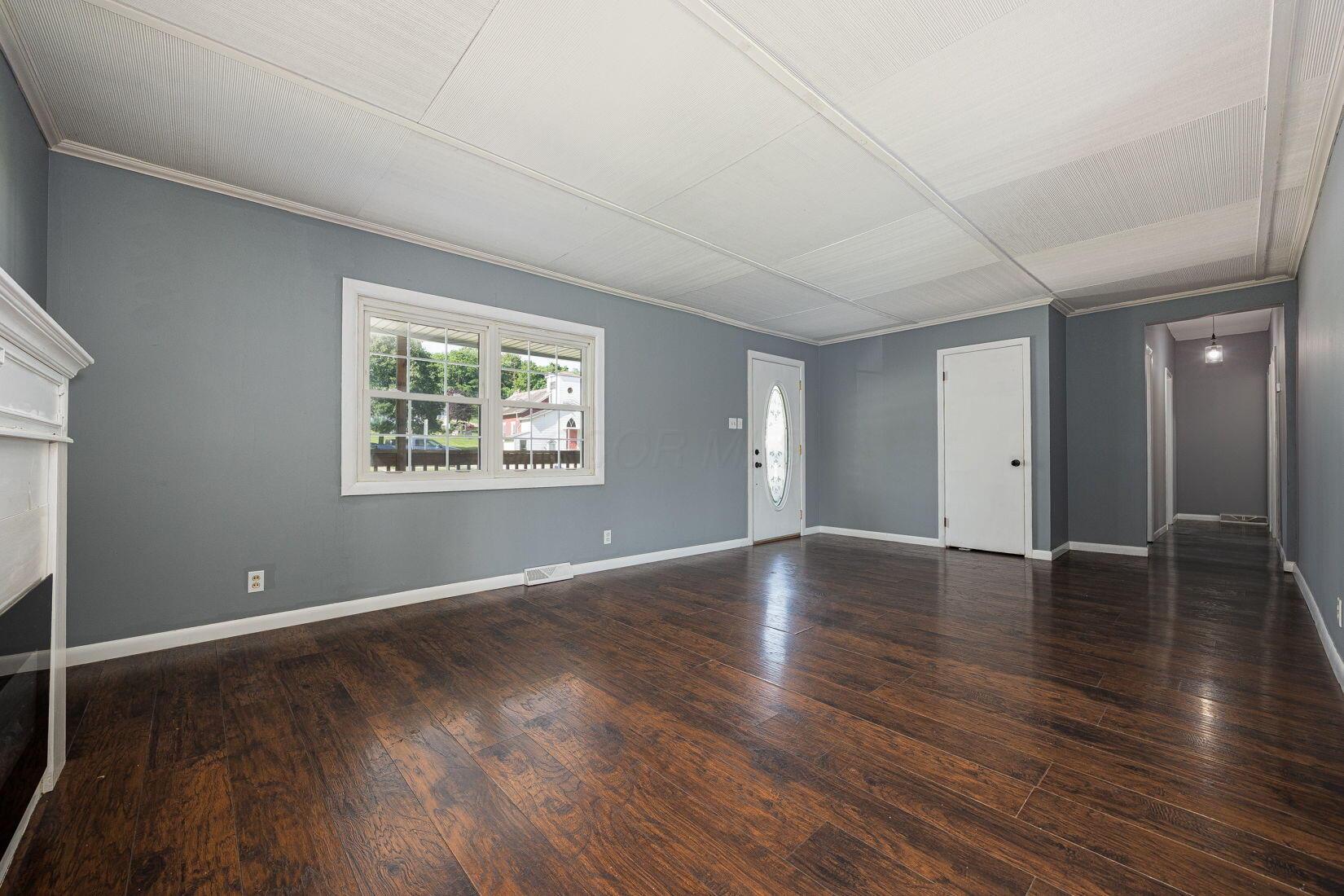 15588 Main Street Se Property Photo 10