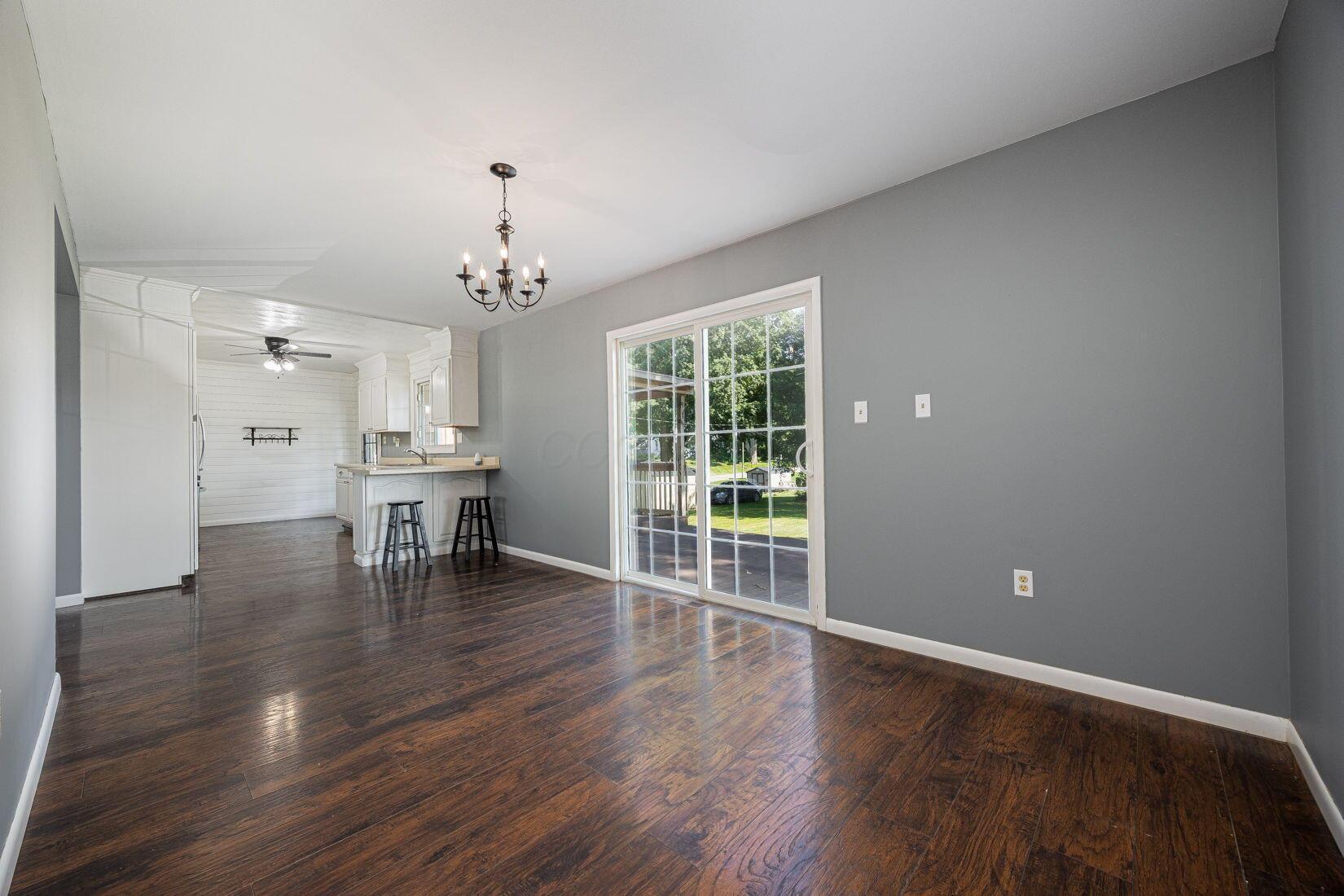 15588 Main Street Se Property Photo 14