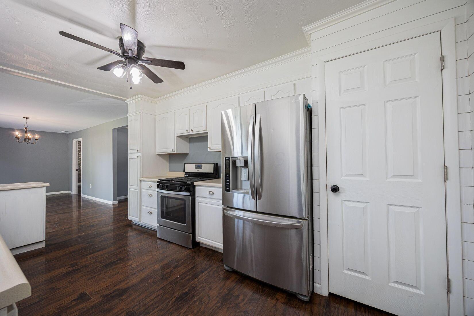 15588 Main Street Se Property Photo 21