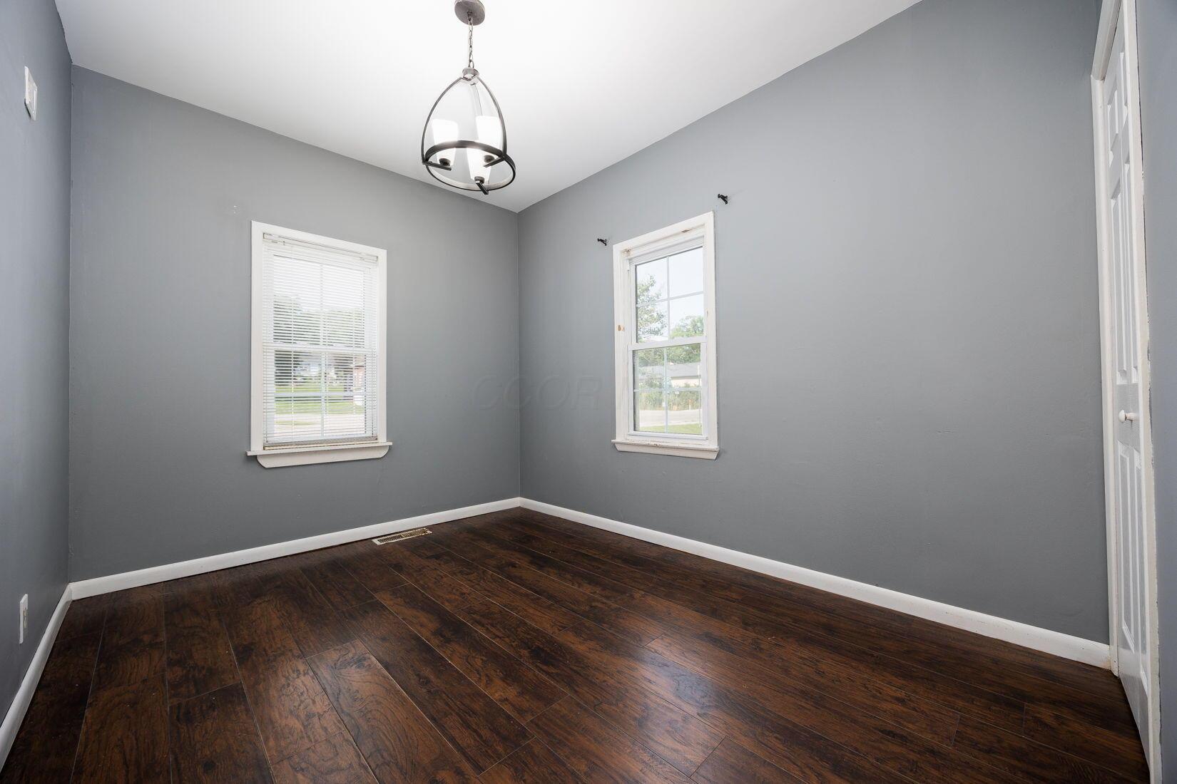 15588 Main Street Se Property Photo 34