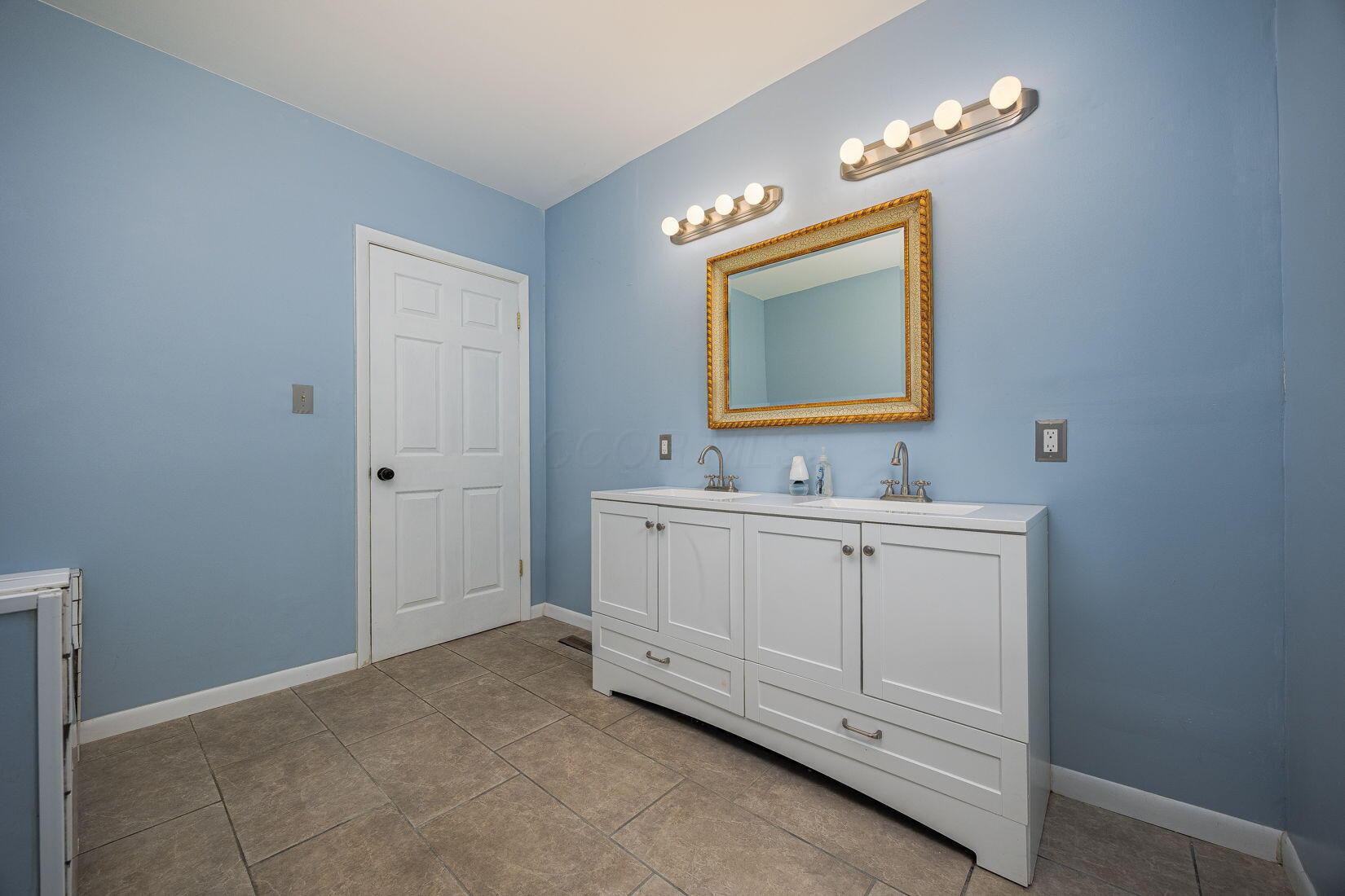15588 Main Street Se Property Photo 38