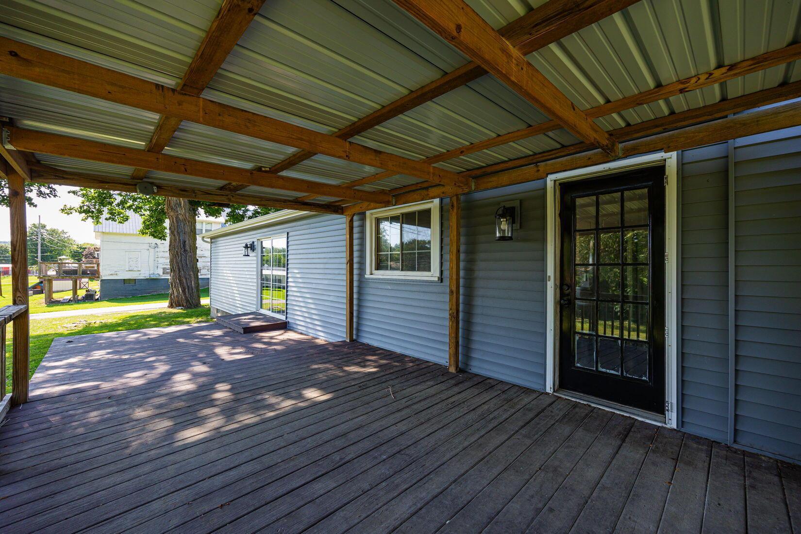 15588 Main Street Se Property Photo 56