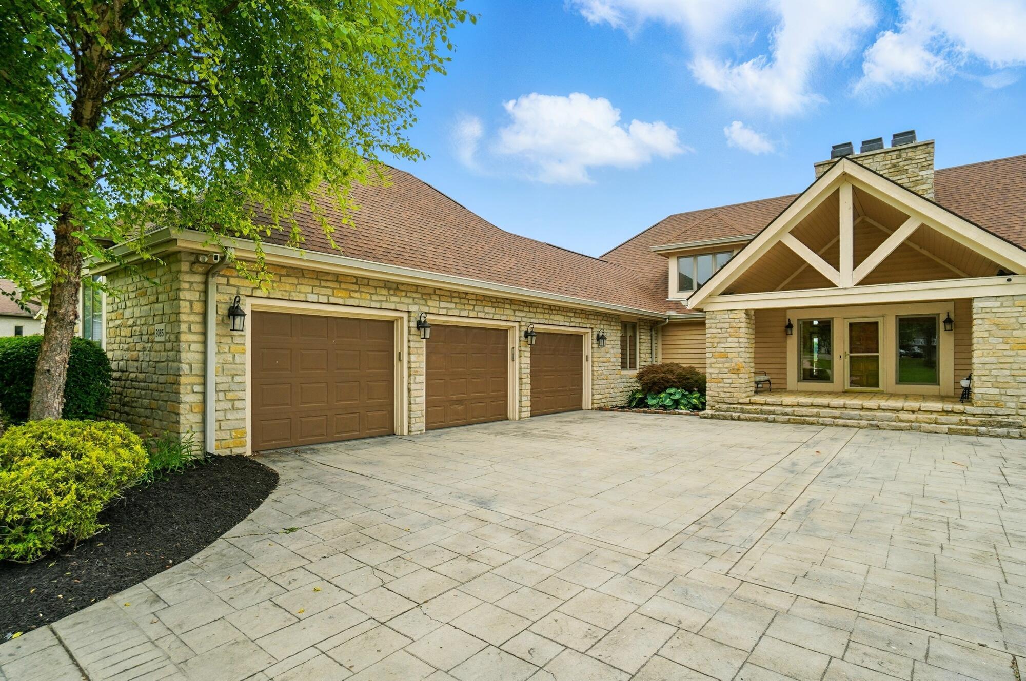 2085 Chickasaw Drive Property Photo 1