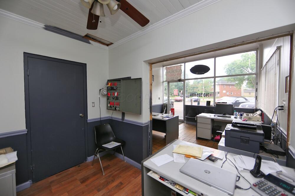 608 W High Street Property Photo 4