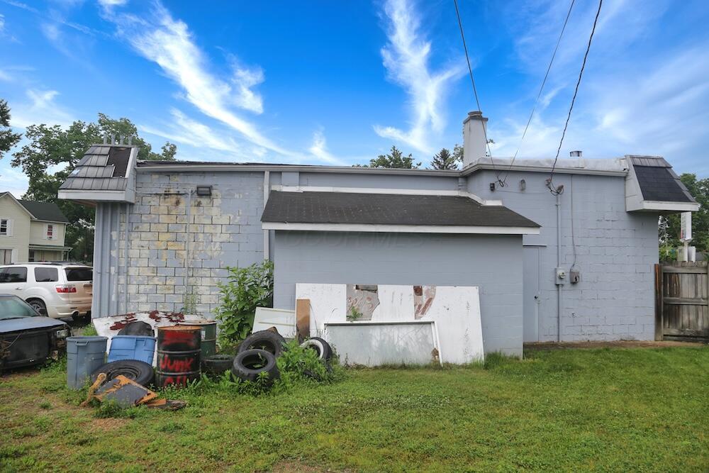 608 W High Street Property Photo 14
