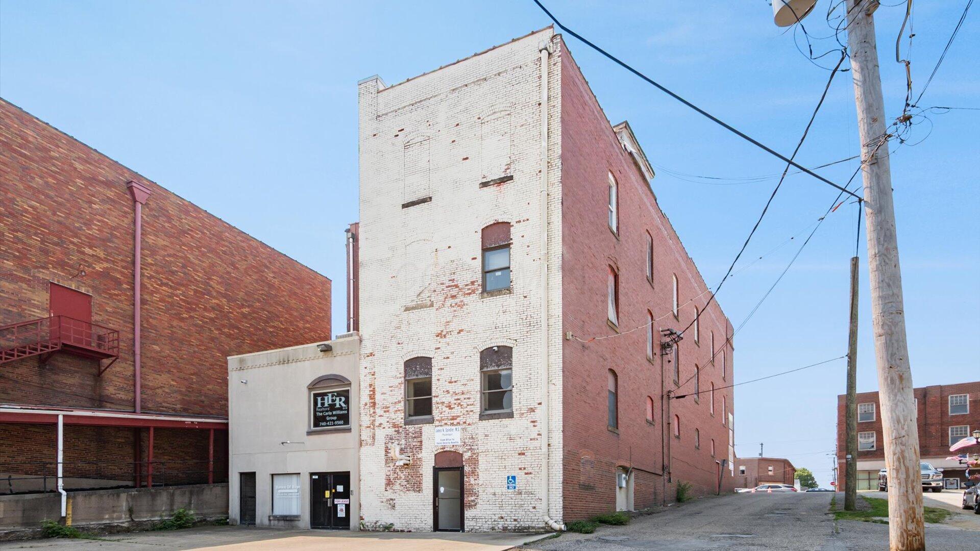 927 Wheeling Avenue Property Photo 4