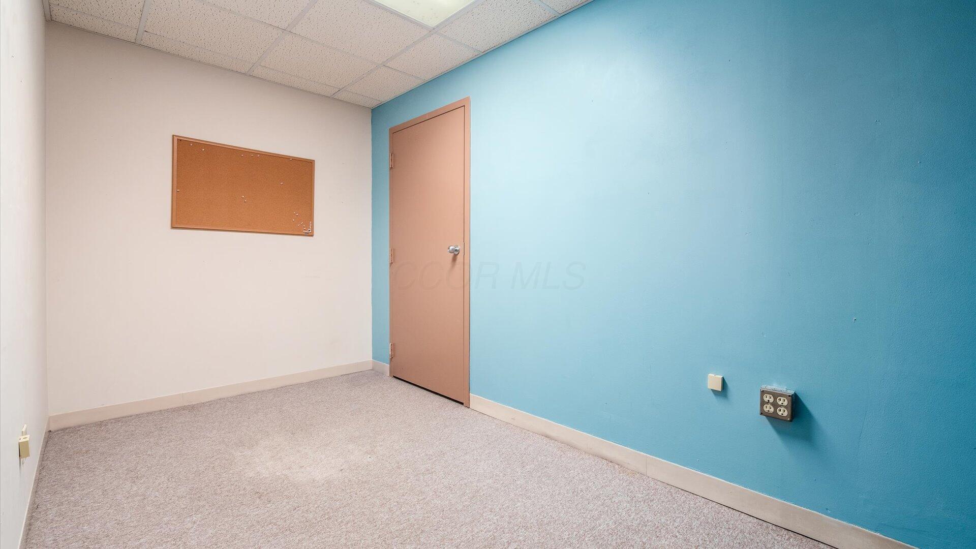 927 Wheeling Avenue Property Photo 35