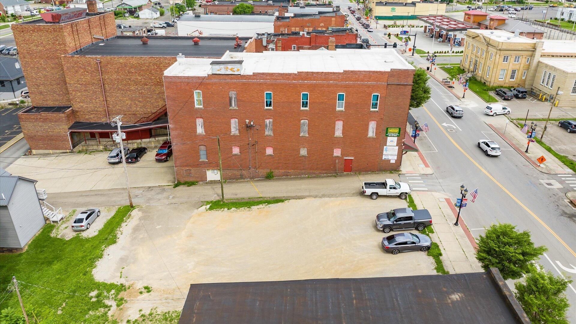 927 Wheeling Avenue Property Photo 3