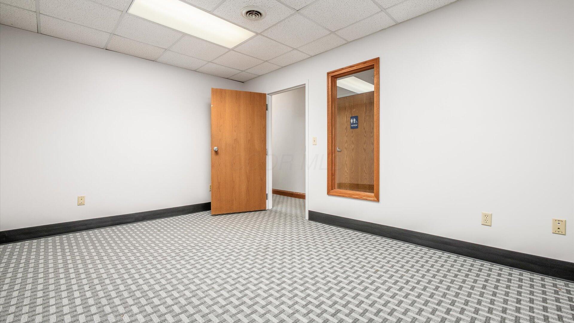 927 Wheeling Avenue Property Photo 24