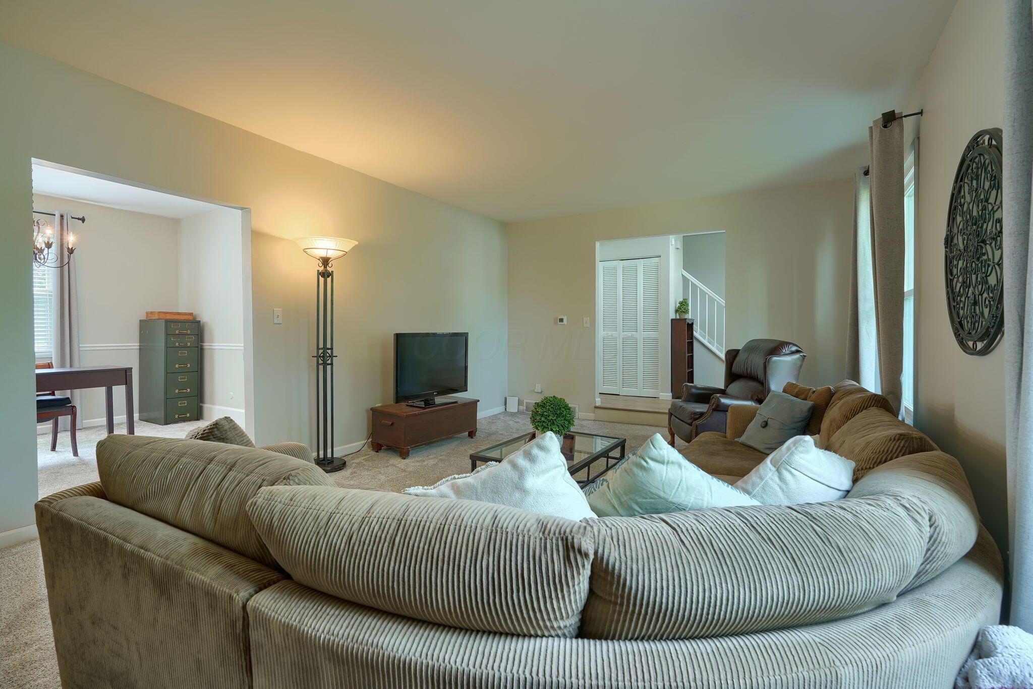 6676 Woodsedge Drive Property Photo 13