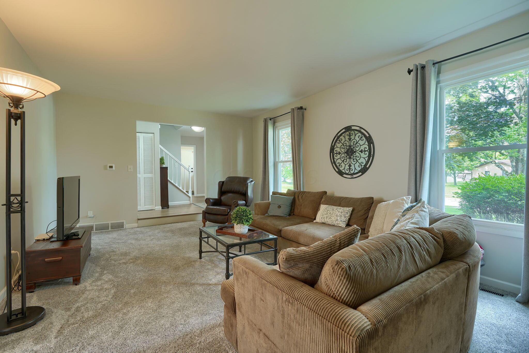 6676 Woodsedge Drive Property Photo 14