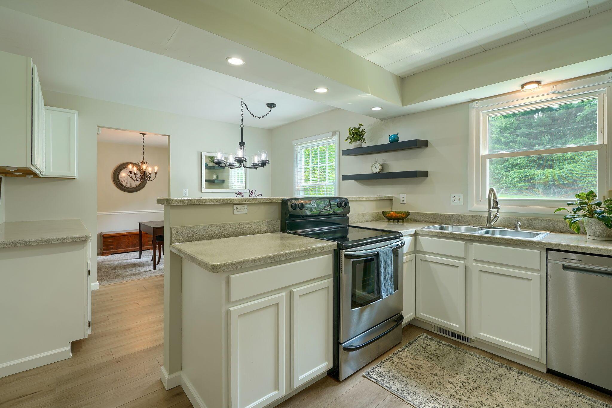 6676 Woodsedge Drive Property Photo 22