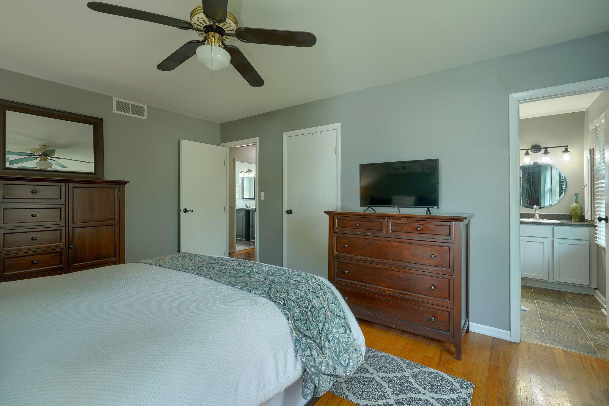 6676 Woodsedge Drive Property Photo 38