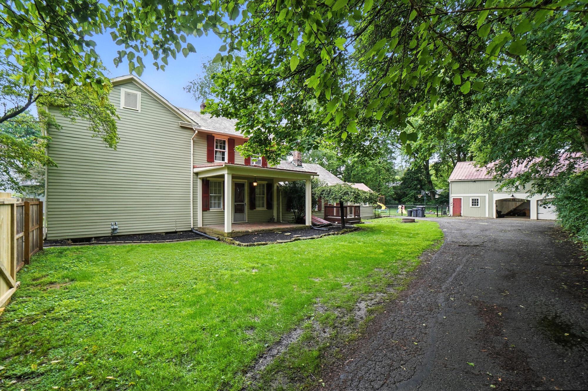 565 Granville Street Property Photo 9