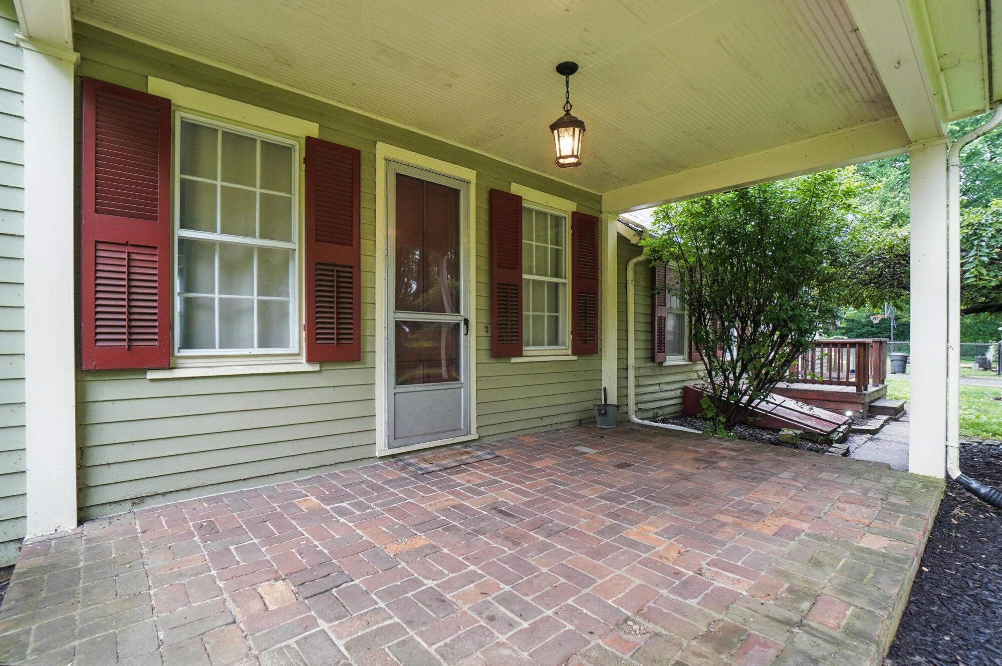 565 Granville Street Property Photo 10
