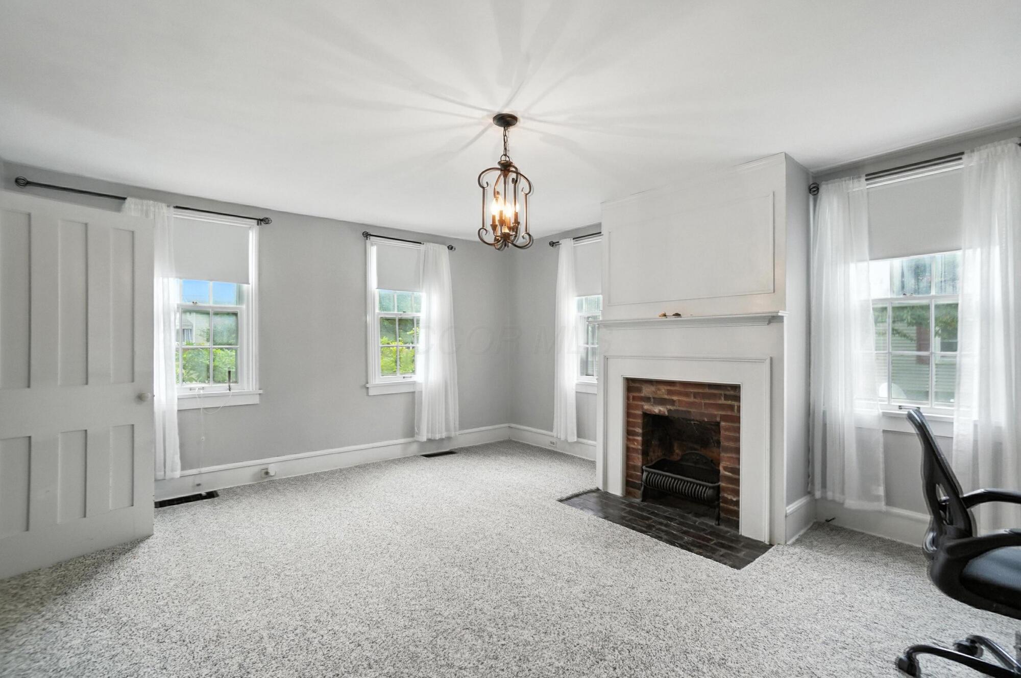 565 Granville Street Property Photo 14
