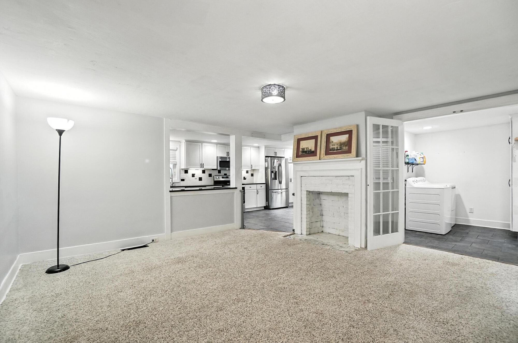 565 Granville Street Property Photo 22