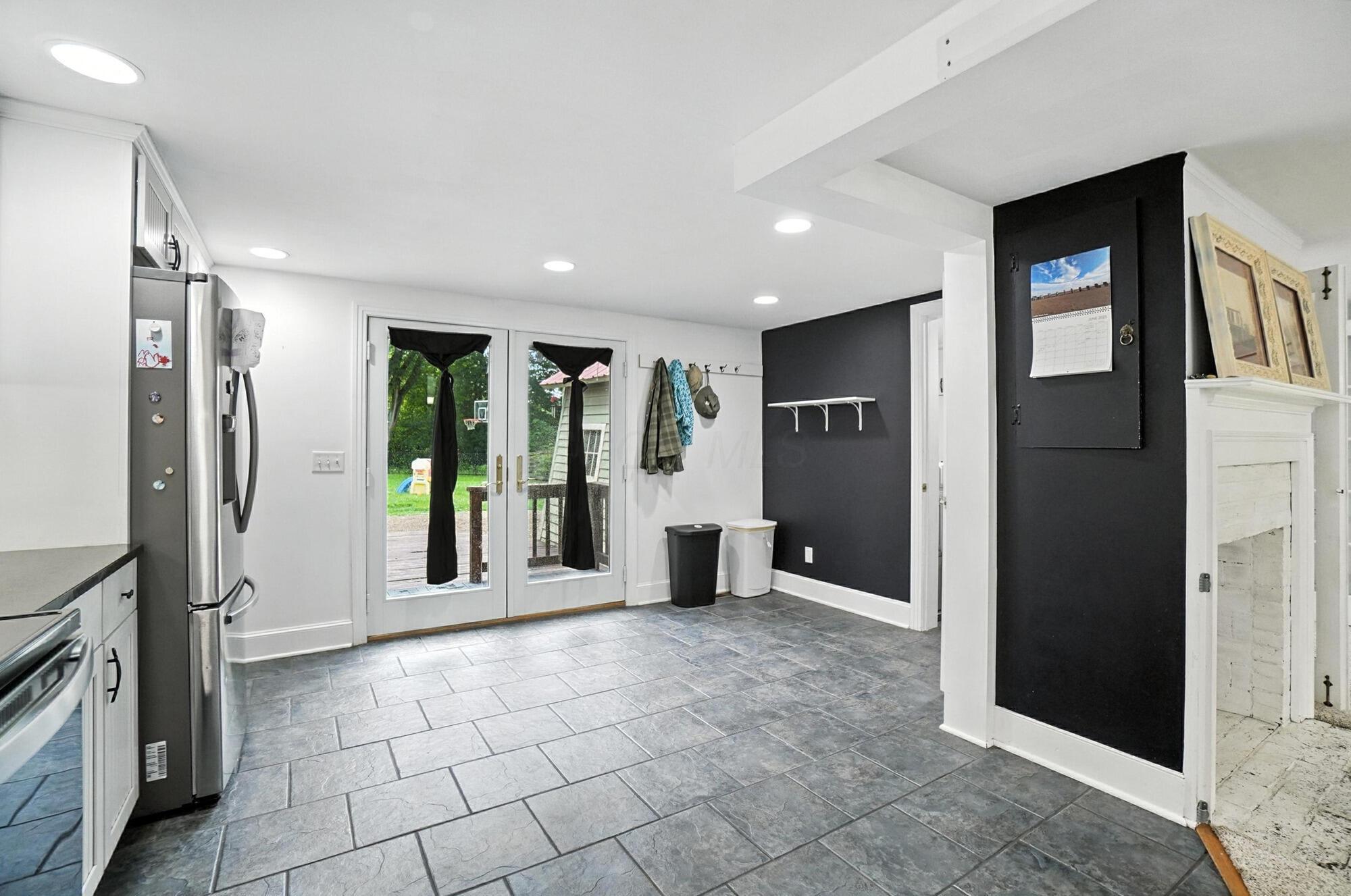 565 Granville Street Property Photo 29