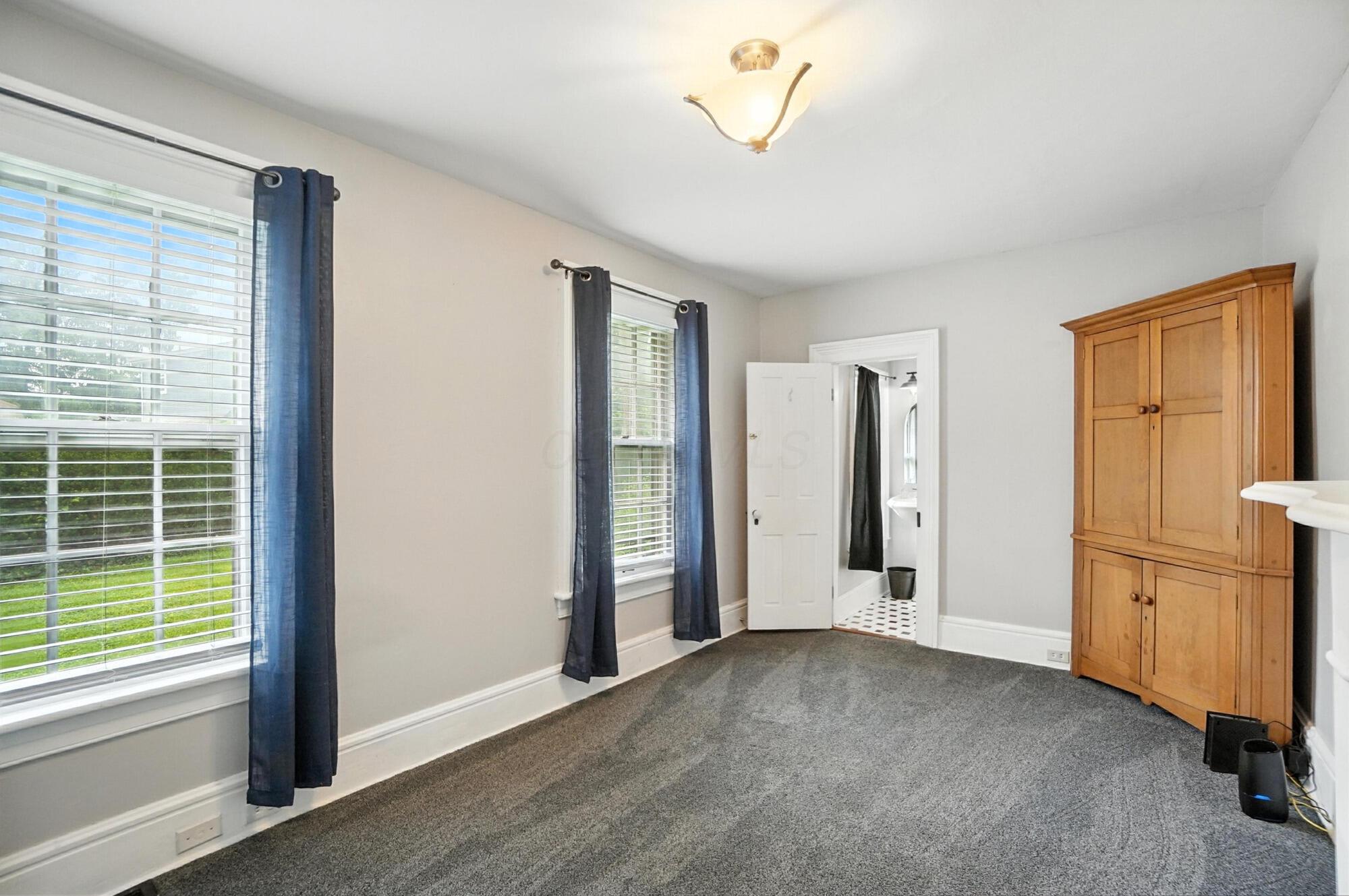 565 Granville Street Property Photo 31