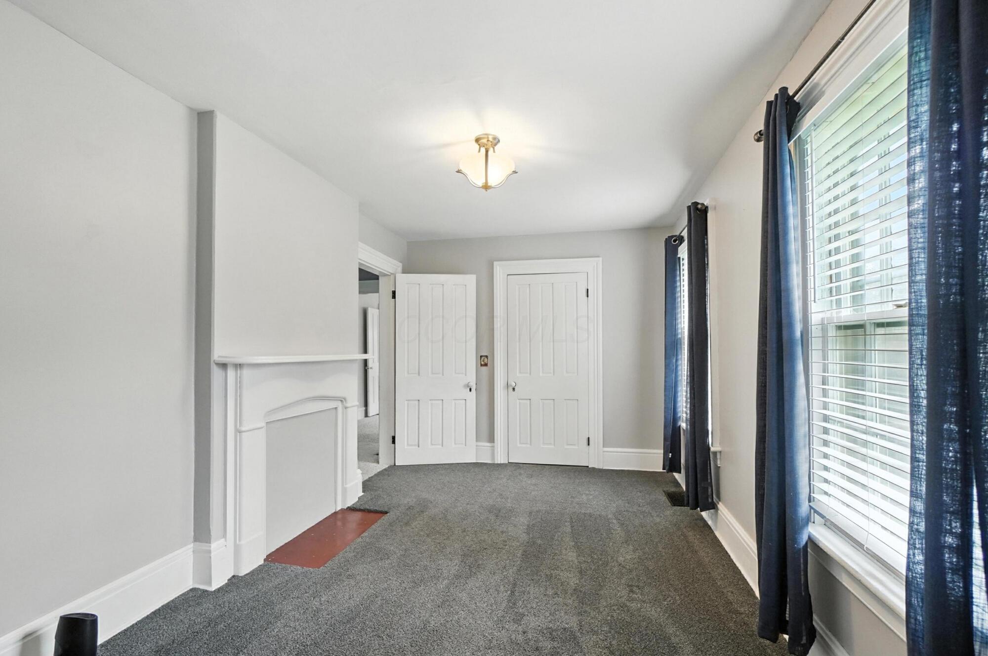 565 Granville Street Property Photo 32