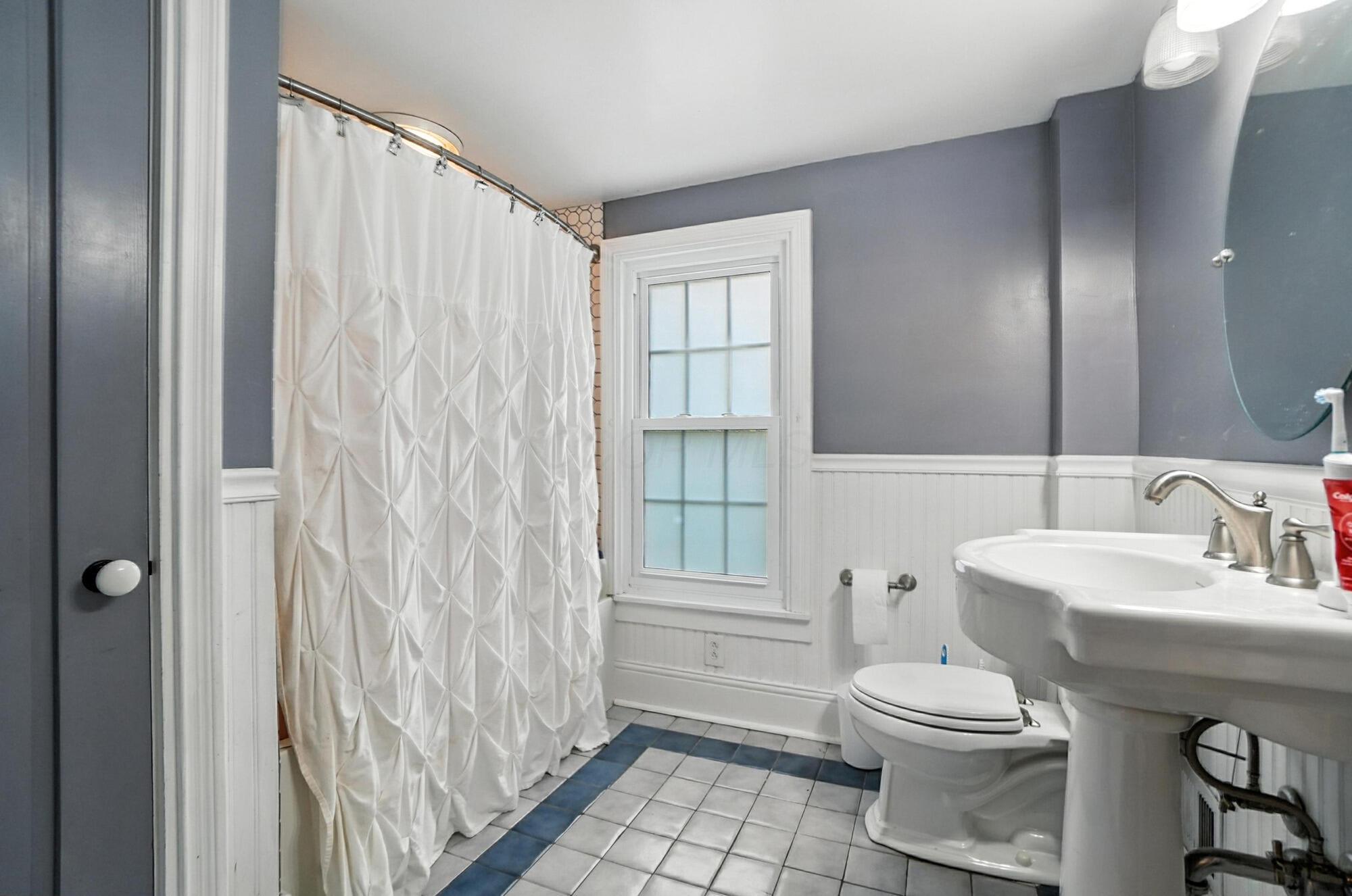 565 Granville Street Property Photo 39