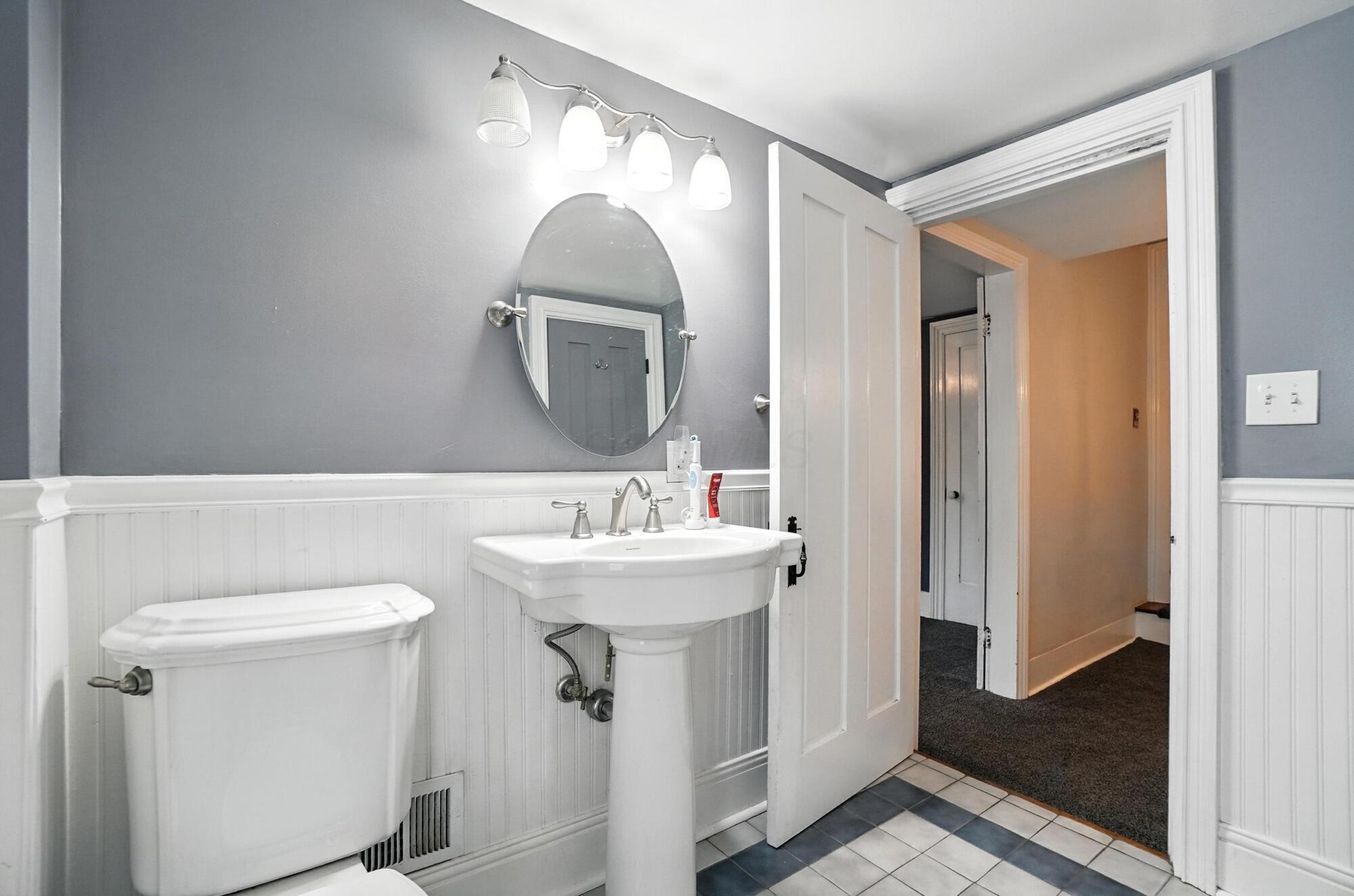 565 Granville Street Property Photo 40