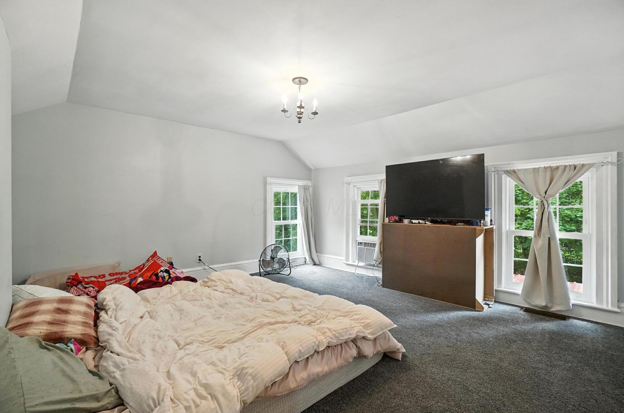 565 Granville Street Property Photo 41