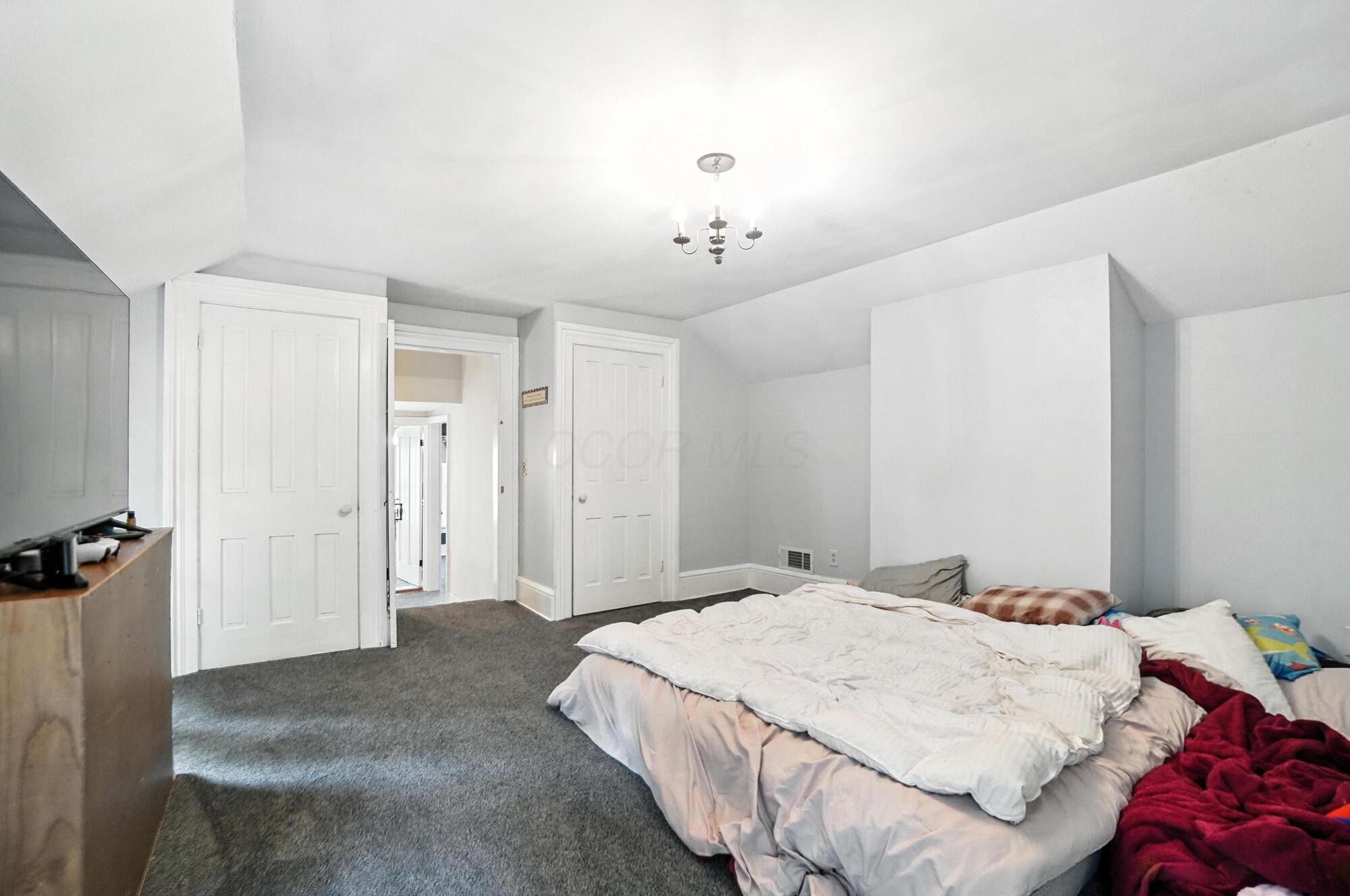 565 Granville Street Property Photo 42