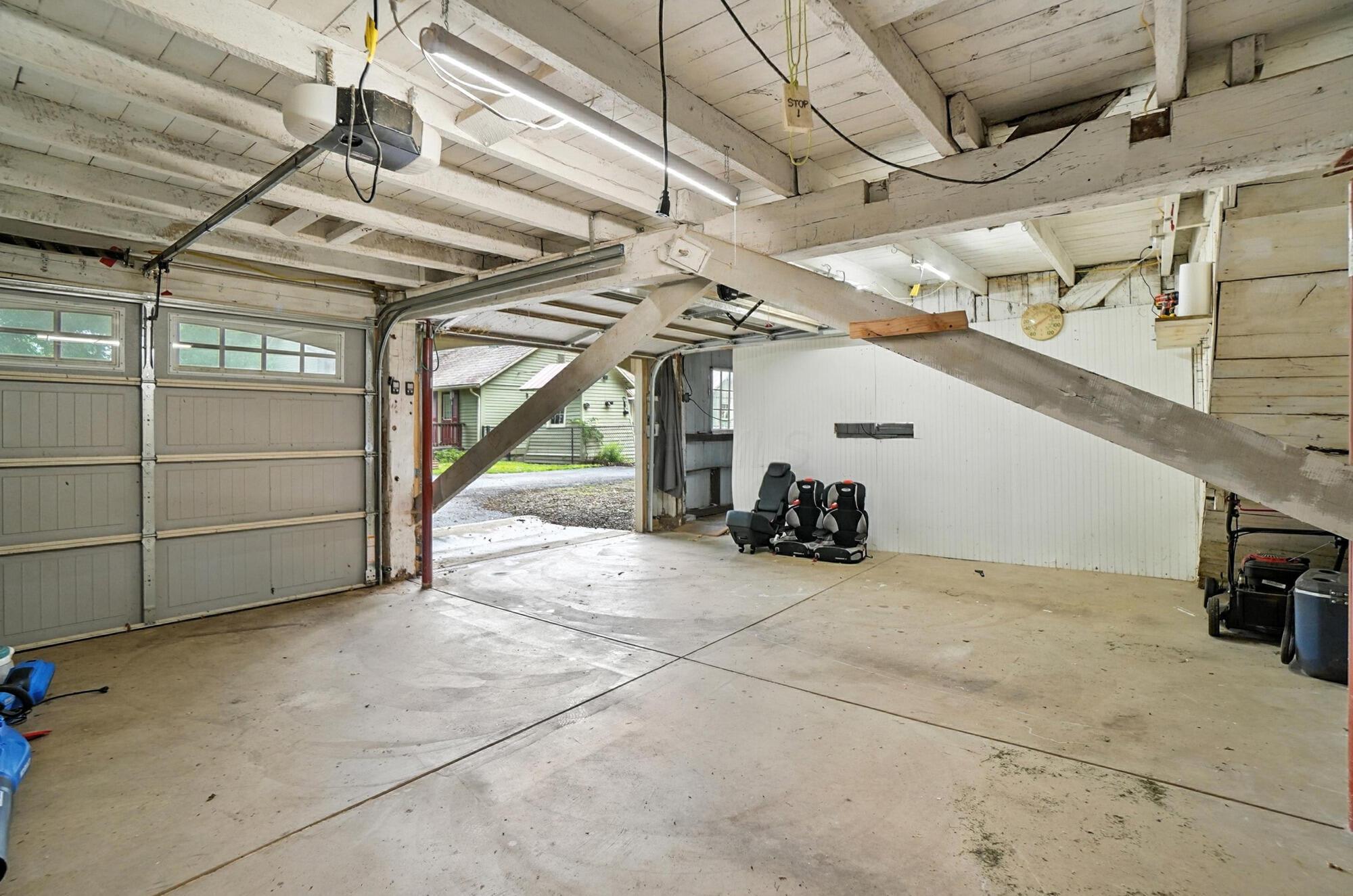 565 Granville Street Property Photo 45