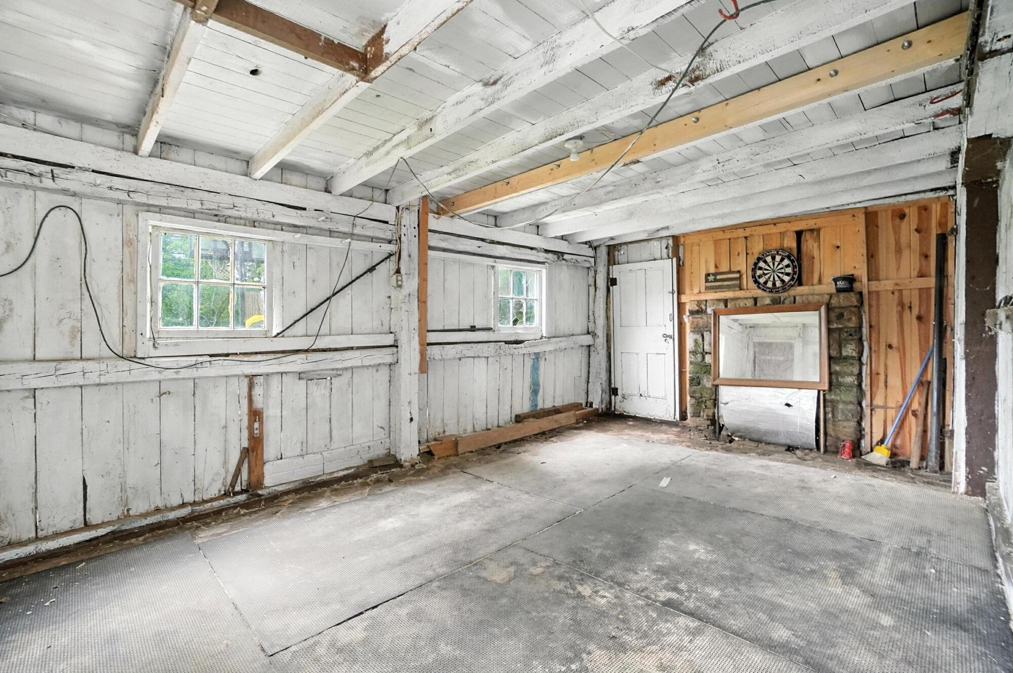 565 Granville Street Property Photo 46