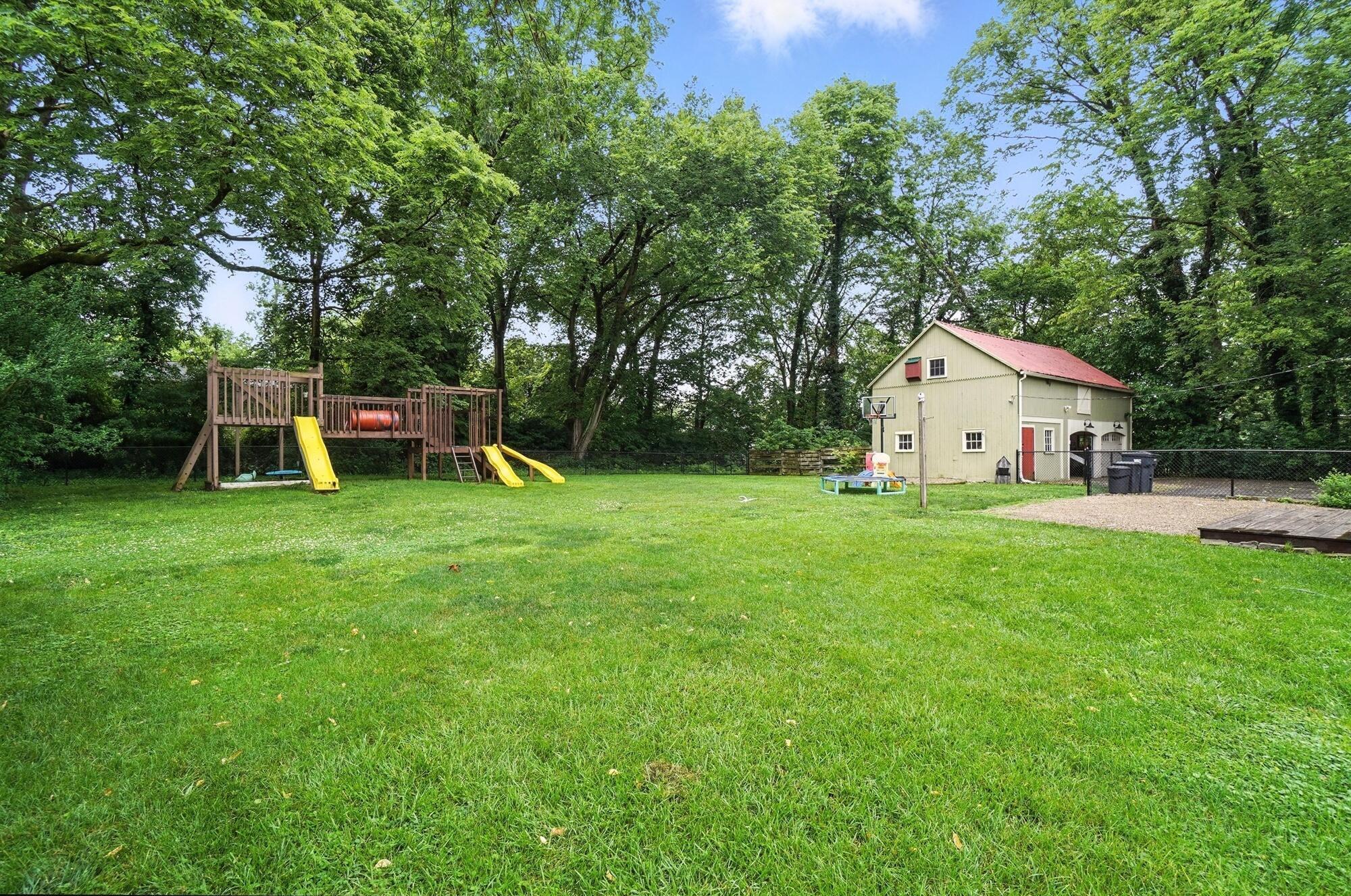 565 Granville Street Property Photo 53