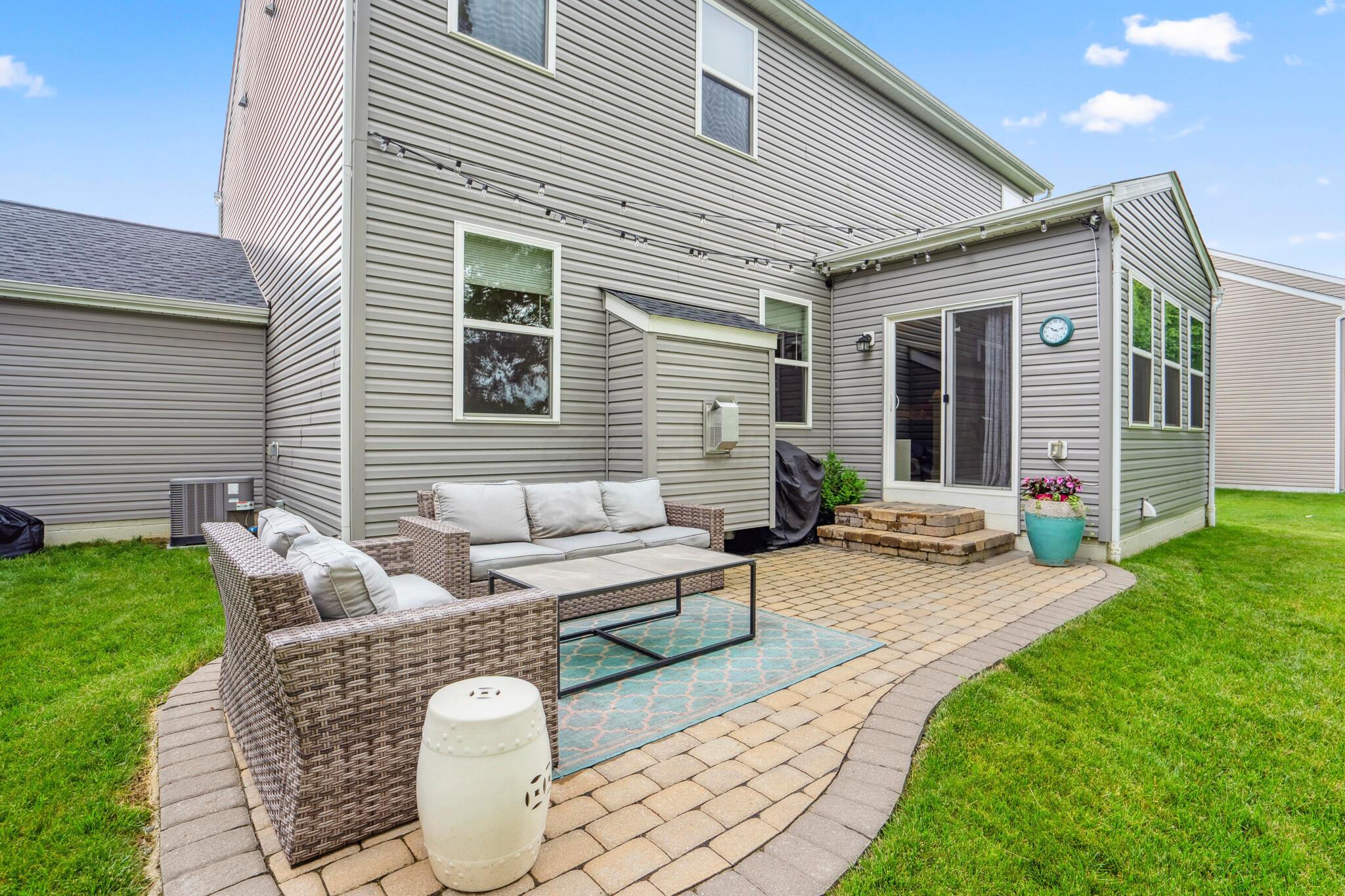 8022 Narrow Leaf Drive Property Photo 2