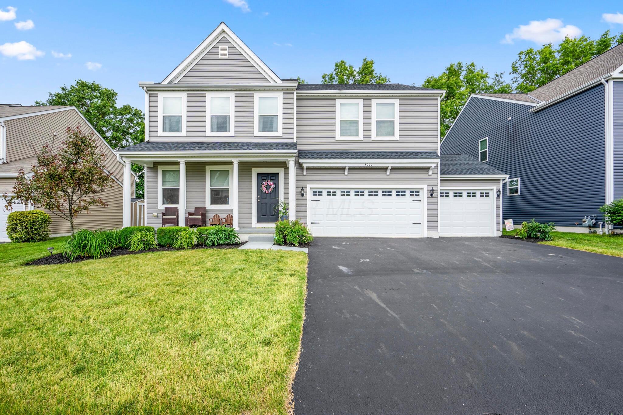 8022 Narrow Leaf Drive Property Photo 6