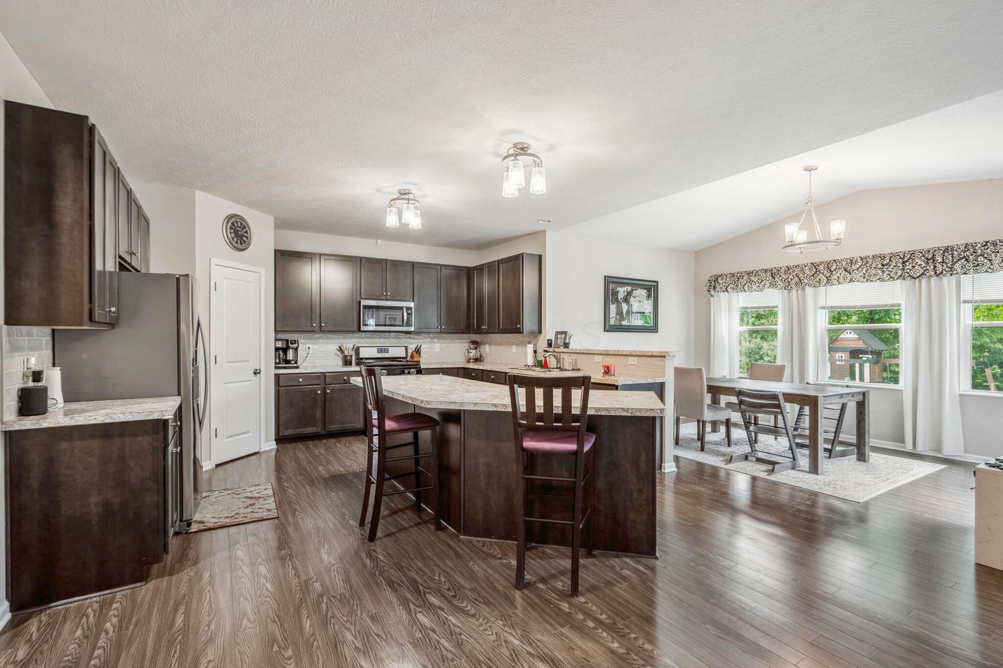 8022 Narrow Leaf Drive Property Photo 9