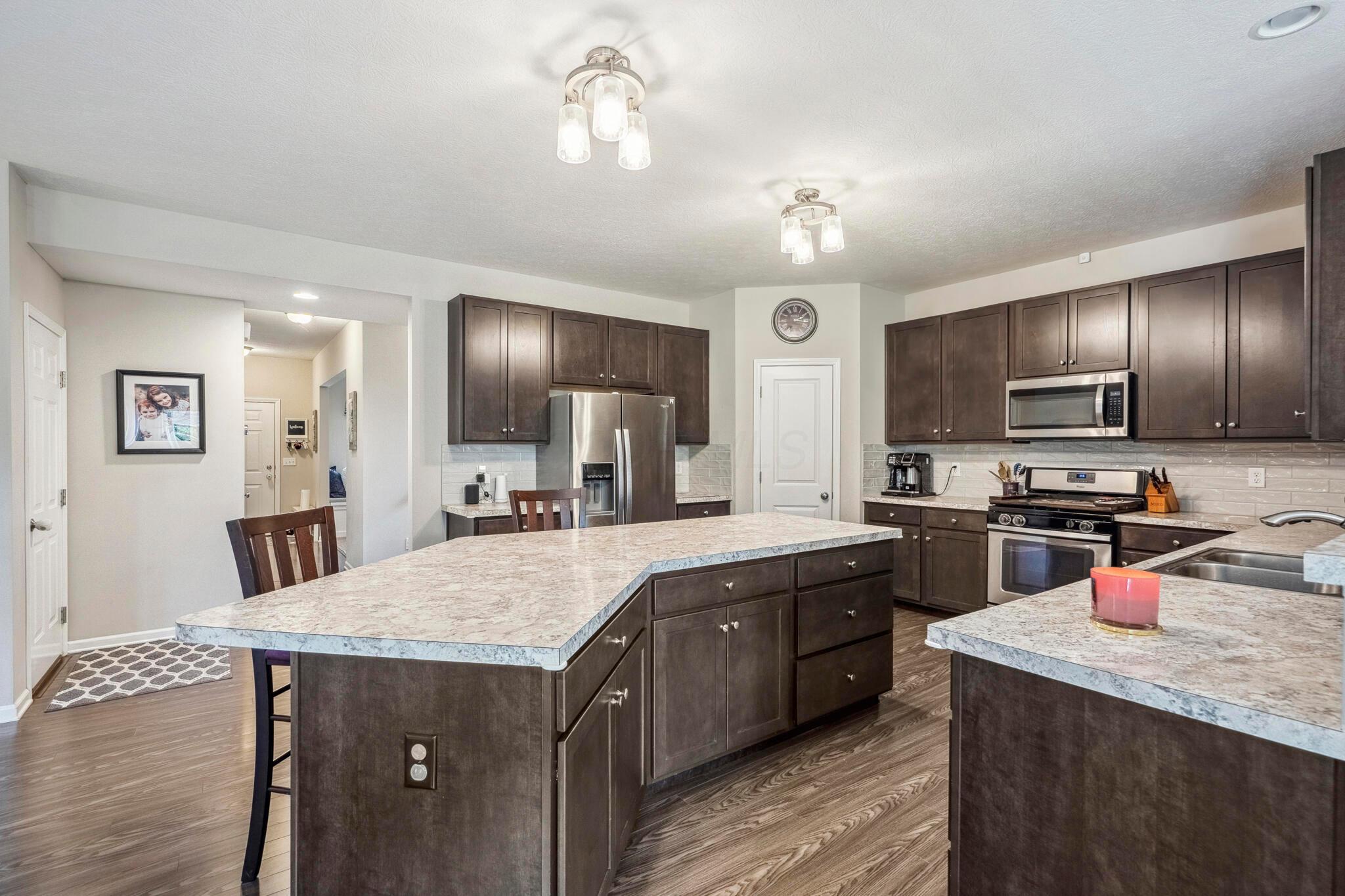 8022 Narrow Leaf Drive Property Photo 10